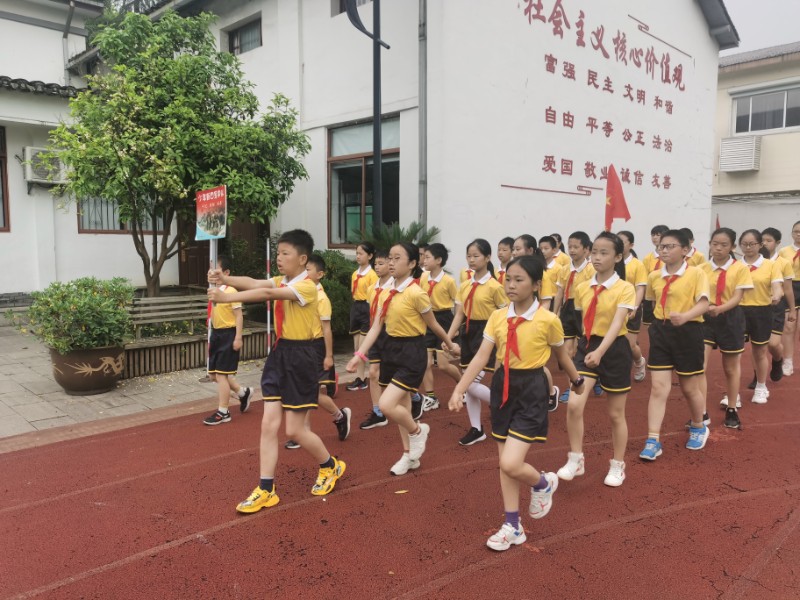 学校举行春季田径运动会 杭州市长桥小学 之江汇教育广场