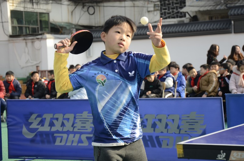 飞英小学隆重举行第十二届乒乓球联赛活动