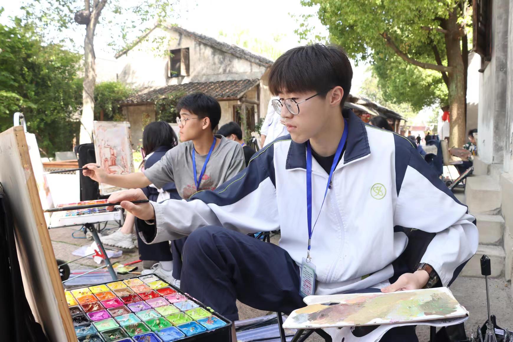 长兴县金陵高级中学美术学部开展春季写生实践活动