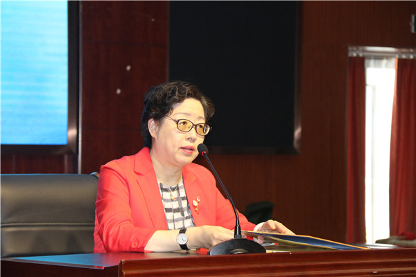 张明红教授针对本次活动作了专业点评,张教授首先肯定了执教老师对