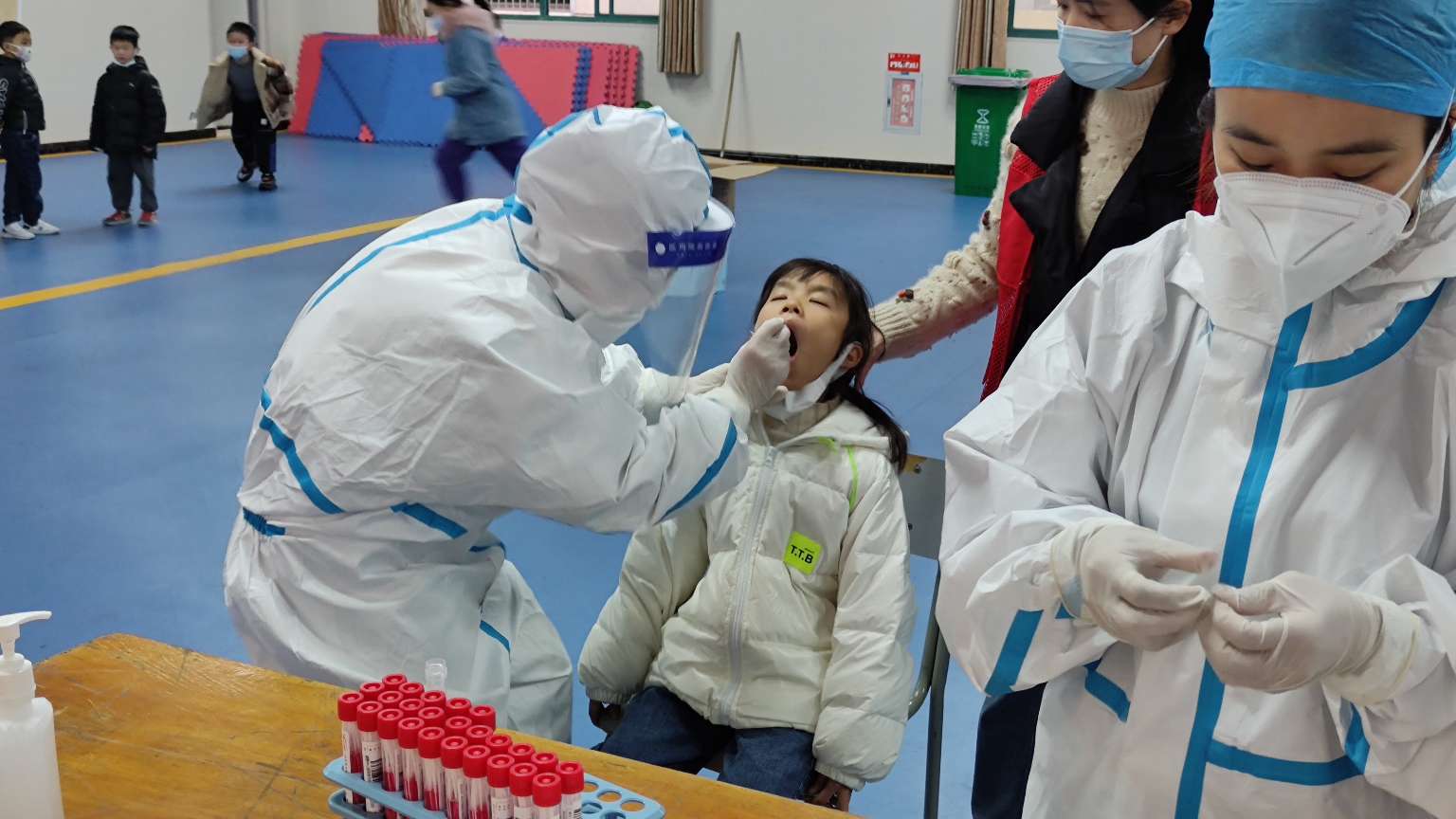 浣纱小学举行全体师生核酸检测
