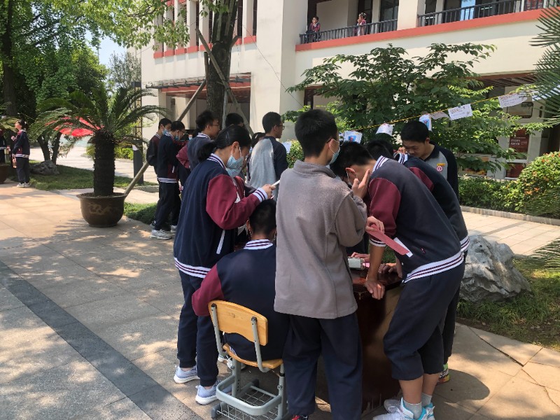 立人中学荆建春图片