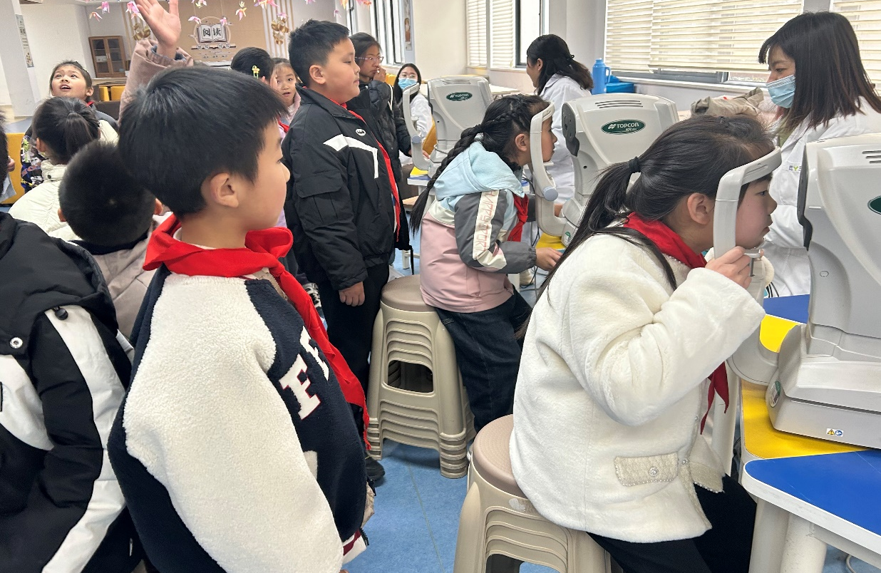 关注用眼健康点亮睛彩世界长兴县实验小学开展学生视力防护系列活动