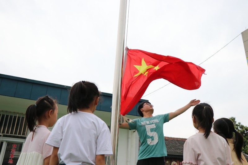 铭记历史歌颂祖国