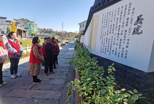 李家巷幼兒園:探古韻石泉 聽家風故事 - 長興教育資源公共服務平臺